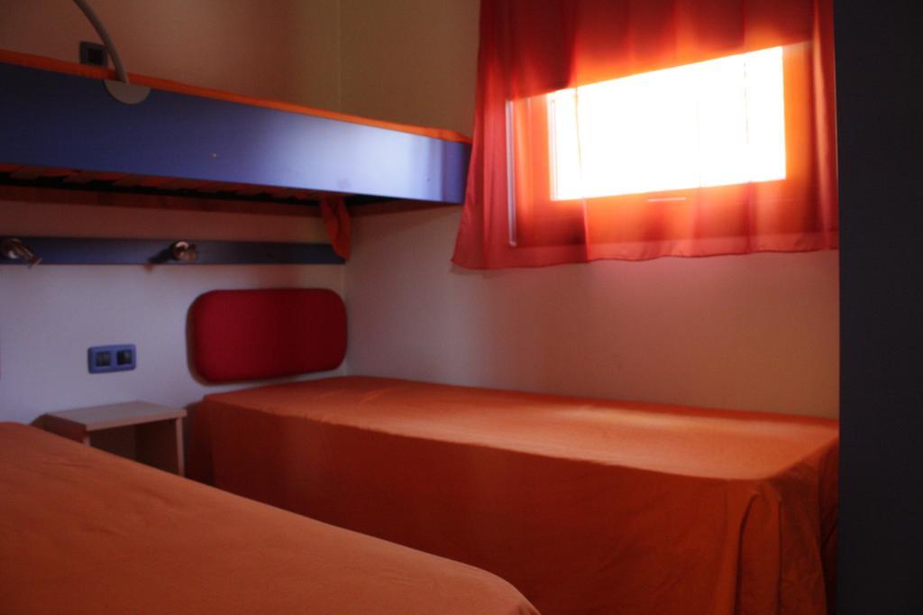 Camping I Melograni Marina Di Bibbona Oda fotoğraf