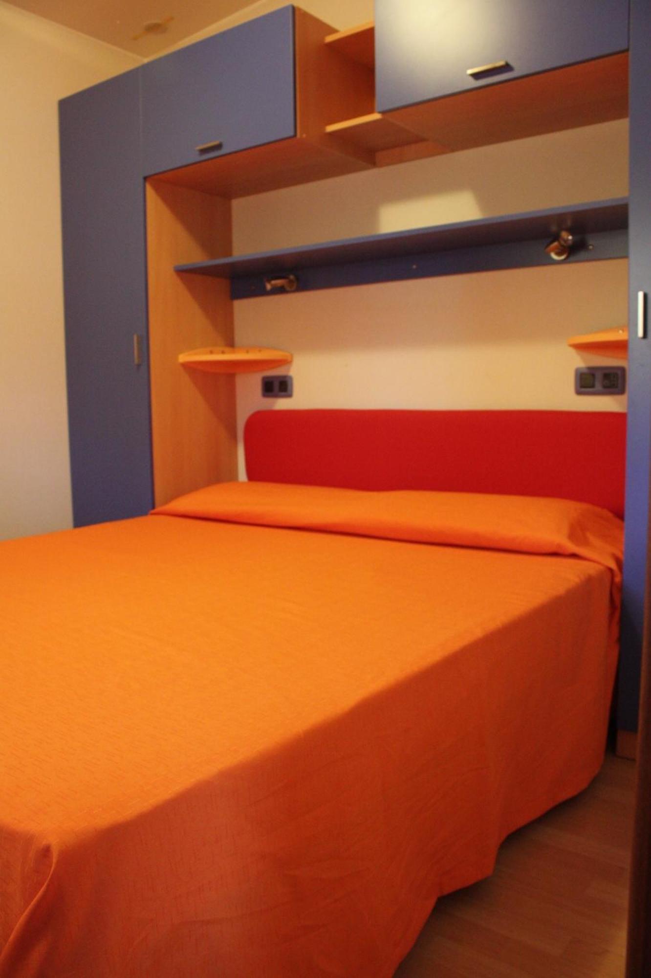 Camping I Melograni Marina Di Bibbona Oda fotoğraf